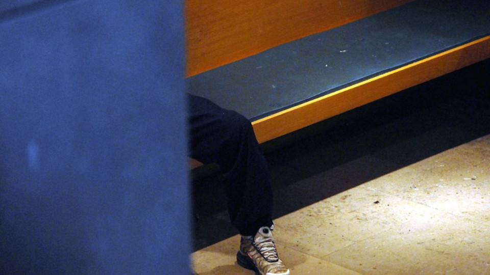 Lyon : le SDF agresse sexuellement deux jeunes femmes et simule une crise de folie