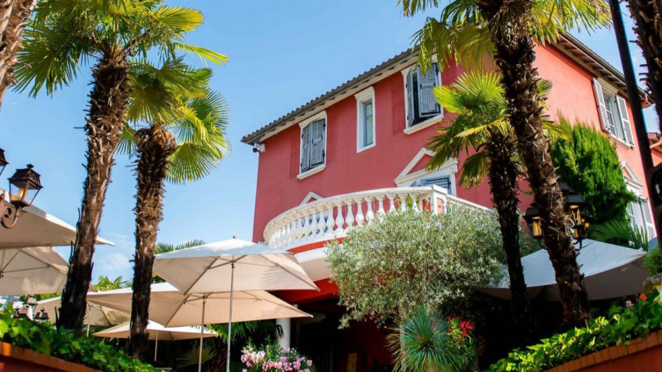 Près de Lyon : la gendarmerie donne son accord aux restaurateurs pour une fête d'anniversaire, puis vient quand même contrôler