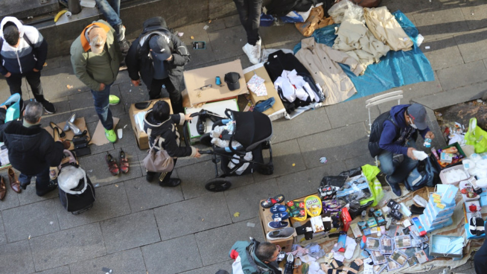 Lyon : la mairie prête à légaliser le marché clandestin de la Guillotière plutôt que de l'interdire ?