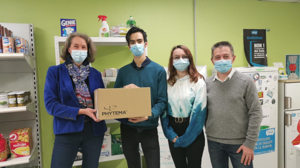 Près de Lyon : un laboratoire offre 1000 flacons de gel hydroalcoolique aux étudiants