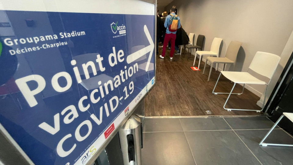 L’OL obligé de rappeler qu’il "n’est pas possible de venir se faire vacciner au Groupama Stadium sans rendez-vous"