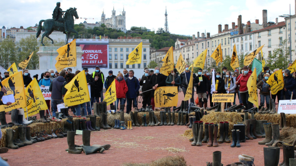 Lyon : 250 agriculteurs dans la rue pour sauver "l'emploi paysan"