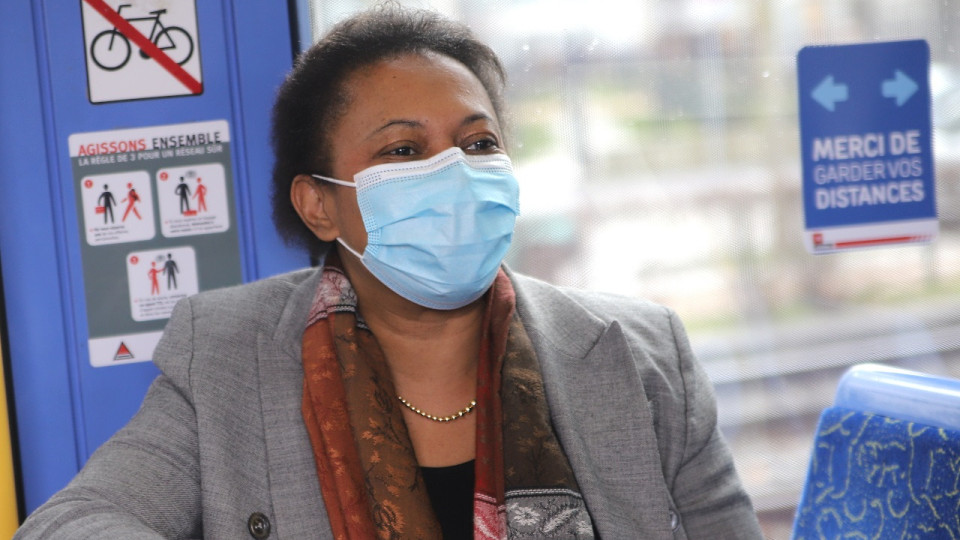 Visite de la maire de Vaulx-en-Velin sur le marché du Ramadan après 19h : l’opposition réclame sa démission