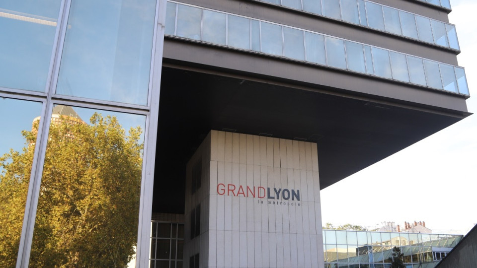 Métropole de Lyon : après une bourde fiscale de la majorité, la droite pointe "l'amateurisme des Verts"