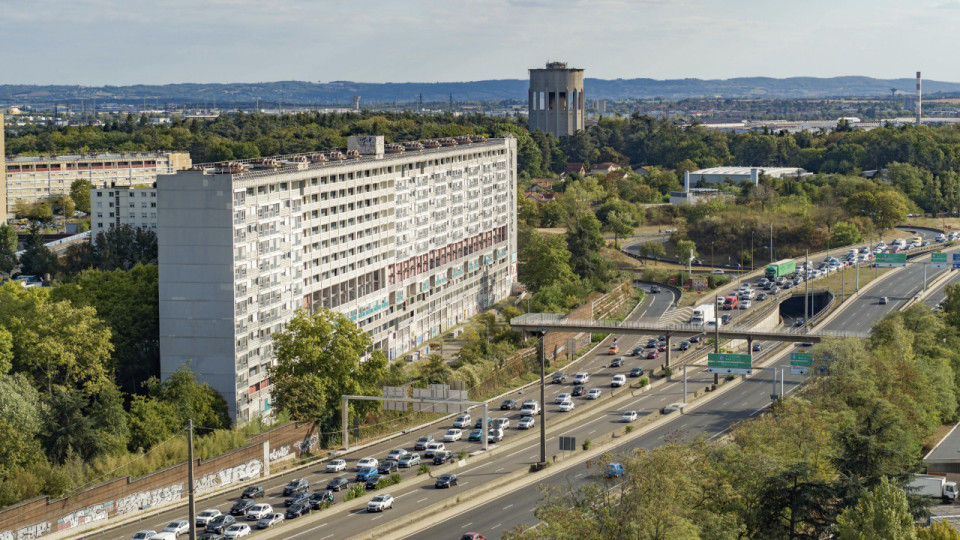 Près de Lyon : à l’année prochaine pour la démolition totale de l’UC1 Bron-Parilly
