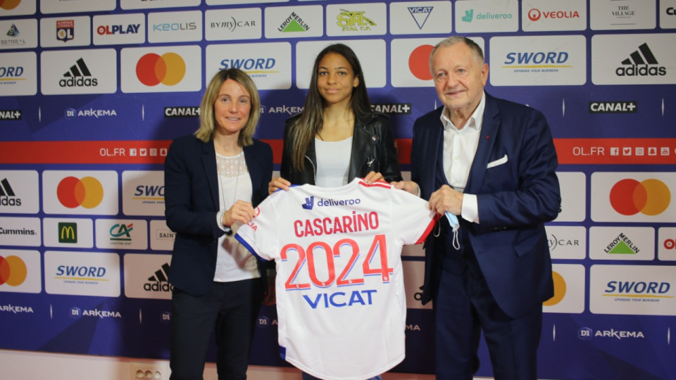 OL féminin : Delphine Cascarino prolonge jusqu’en 2024 "pour décrocher le Ballon d’Or"