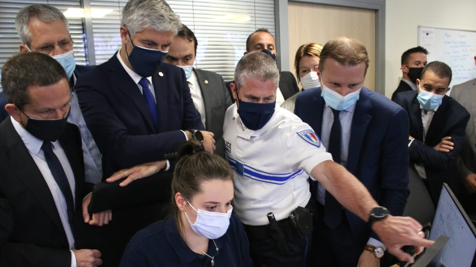 Reconnaissance faciale, suppression des aides, brigades régionales : le plan Sécurité à 300 millions de Laurent Wauquiez