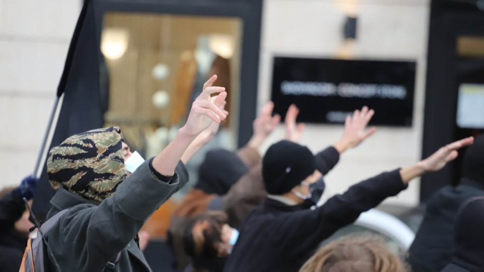 Lyon : près de 800 antifascistes ont manifesté ce samedi entre la Croix-Rousse et la place des Terreaux