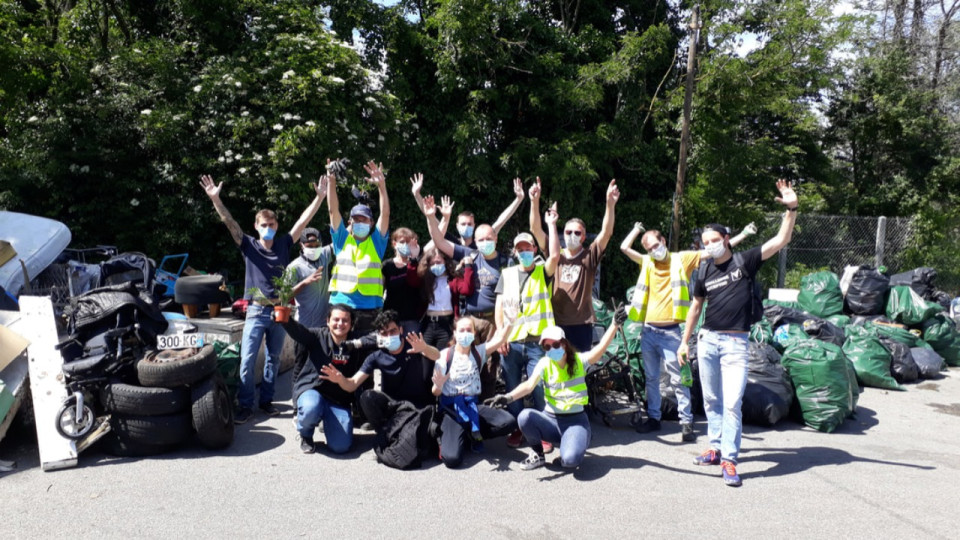 Villeurbanne : ils ramassent 2 tonnes de déchets à l'Anneau Bleu