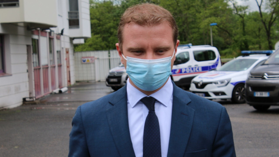 Maire de Rillieux menacé sur Facebook de décapitation et d'émasculation : amendes avec sursis pour les internautes