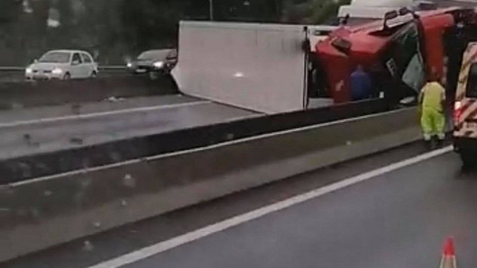 Près de Lyon : la circulation reprend sur l'A46 après un accident de camion