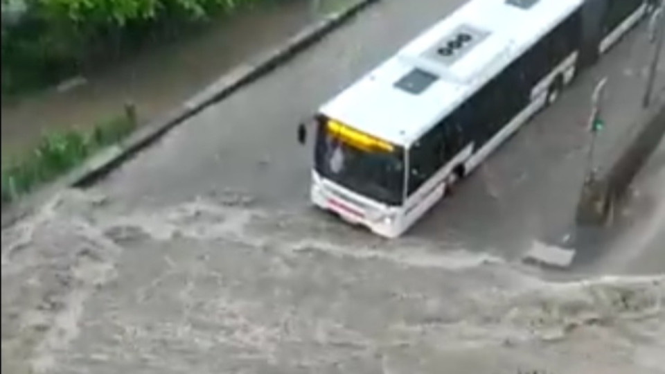 Violent orage à Lyon : l’équivalent de trois semaines de pluie en moins d’une heure !