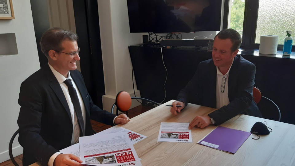 Villeurbanne signe un traité sur l'interdiction des armes nucléaires