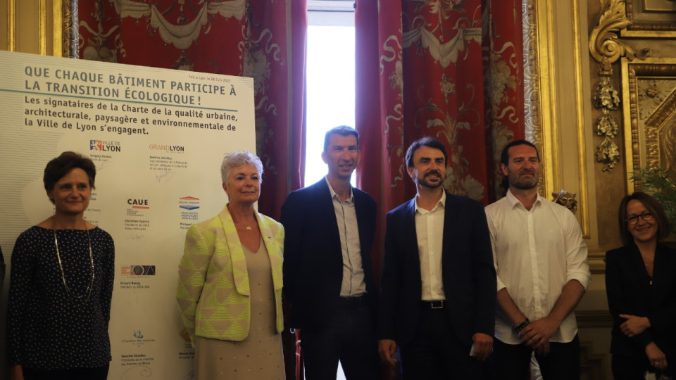 Lyon : végétalisation, rénovation énergétique, ville soutenable… ce que contient la "charte urbaine" signée par les Verts