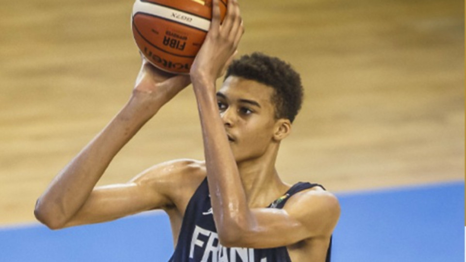 La pépite Victor Wembanyama signe à l’ASVEL !