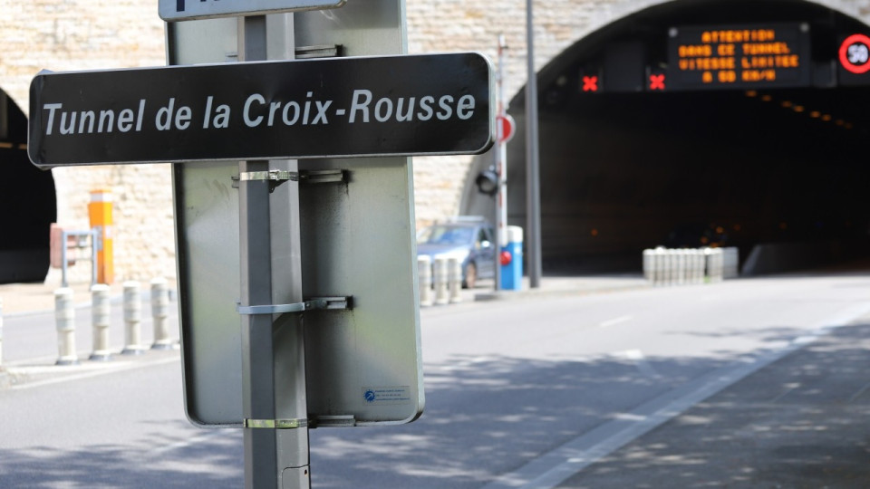 Lyon : un véhicule en feu sous le tunnel de la Croix-Rousse ce samedi soir