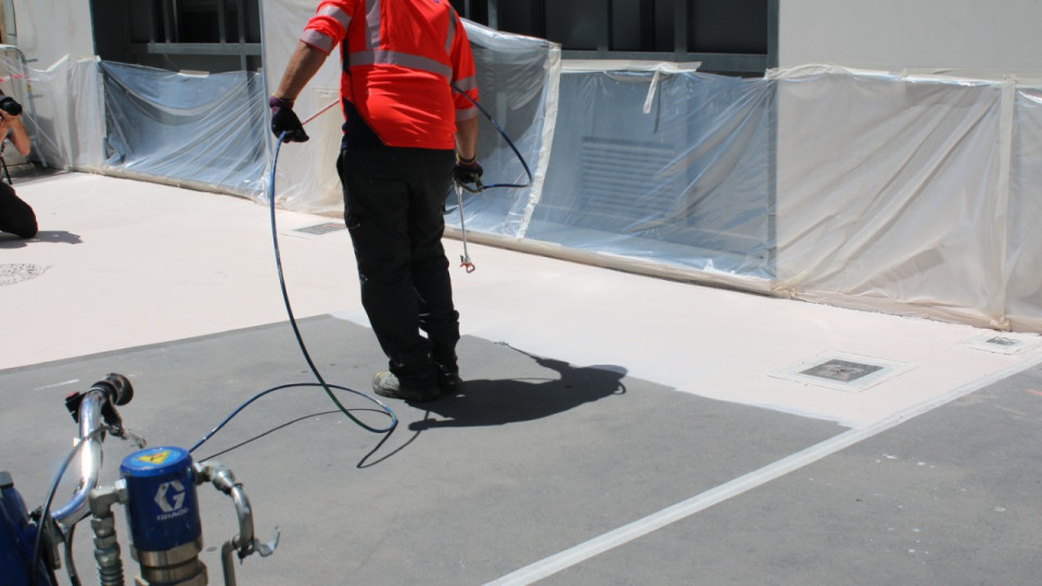 Canicule : la Métropole de Lyon teste une nouvelle peinture anti-chaleur