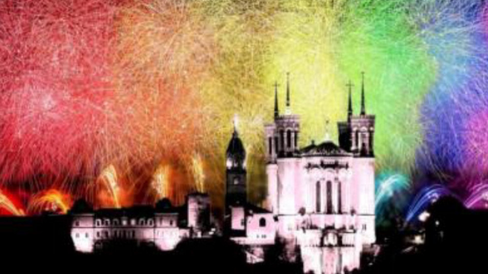 Le soleil après la pluie : le feu d'artifice du 14 juillet aura des allures d'arc-en-ciel à Lyon