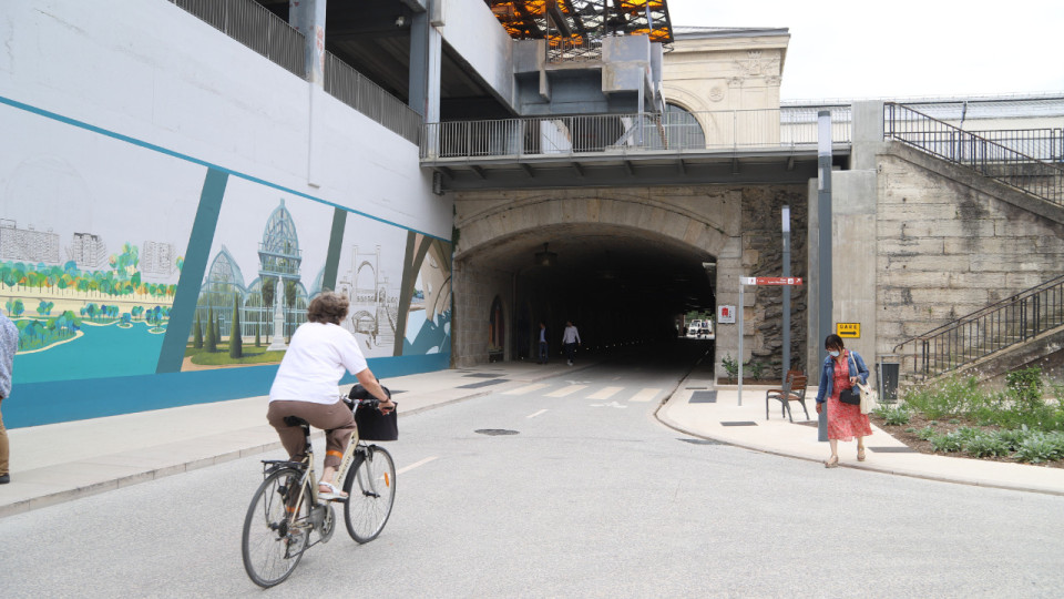 Lyon : inauguration du passage France Pejot, son fils Jean-Michel Jarre présent