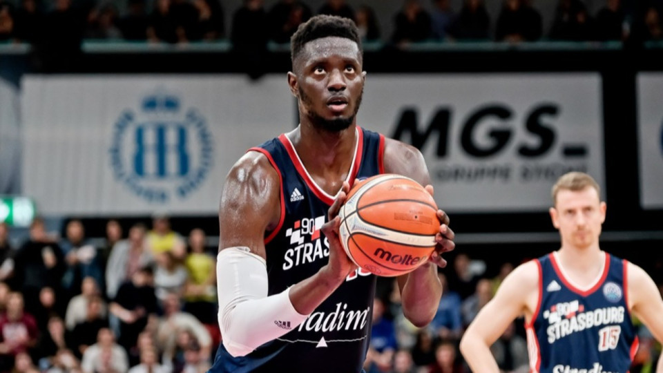 Basket : le géant Youssoupha Fall signe à l'ASVEL