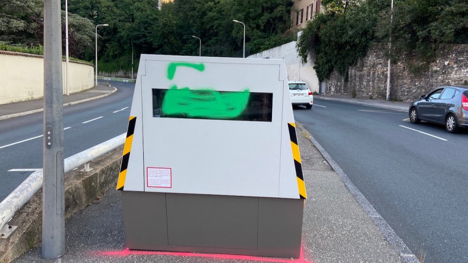 Lyon : le radar de la montée de Choulans déjà tagué