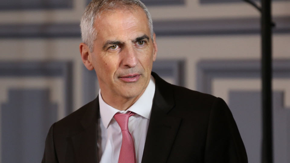 "J’ai ce qu’il faut pour vous abattre" : un député du Rhône publie les menaces reçues pour avoir soutenu le pass sanitaire