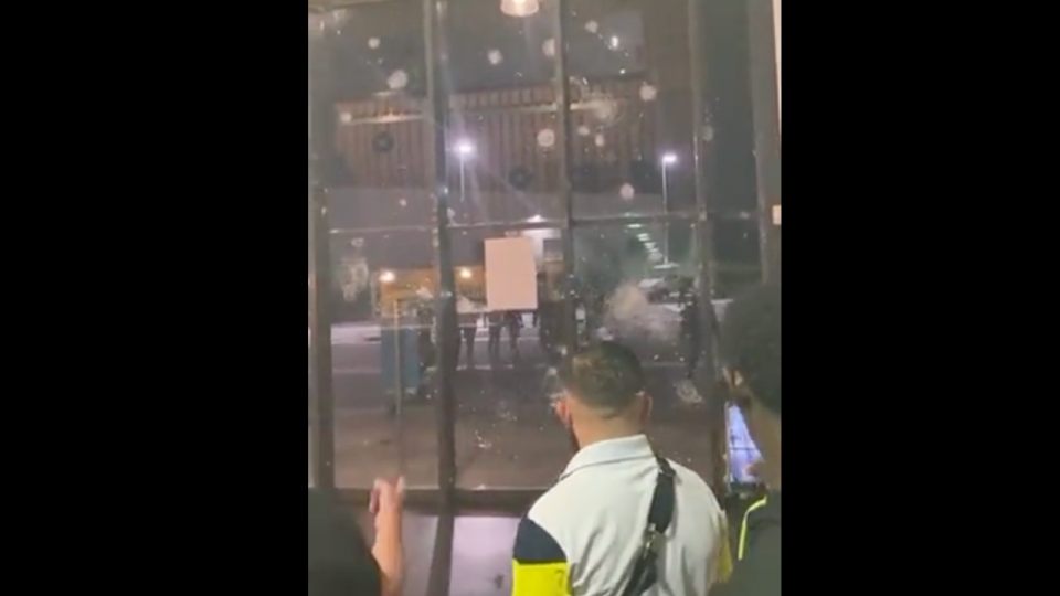 MJC saccagée, voitures brûlées : scènes de chaos à Rillieux en banlieue de Lyon (Màj) - VIDEO