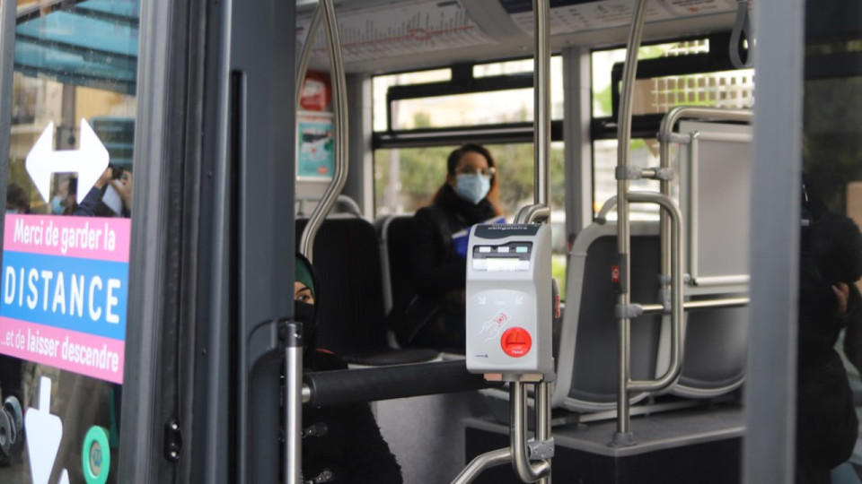 Lyon : un contrôleur TCL frappé au visage dans un bus, un SDF interpellé