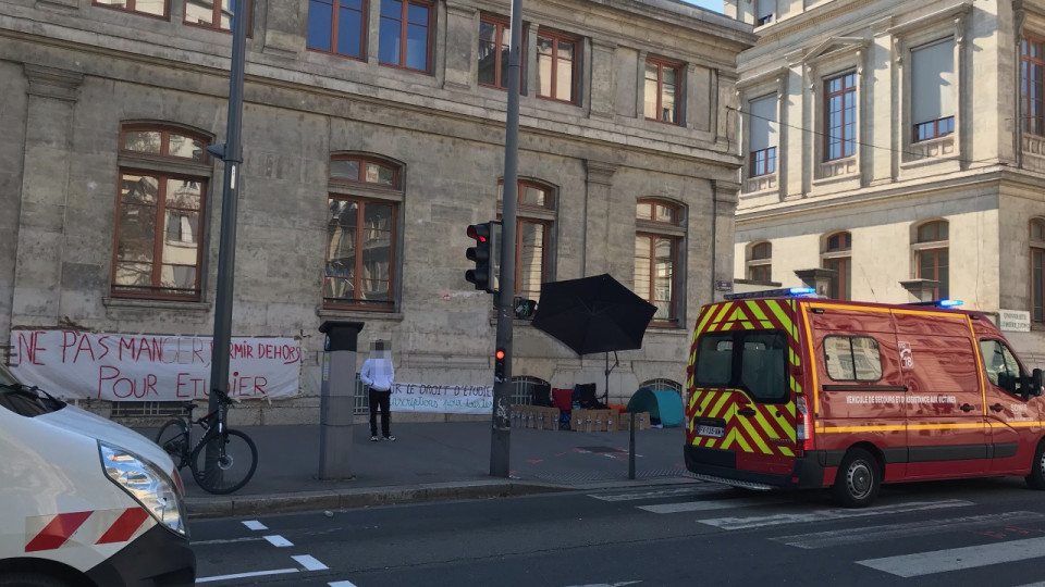 Etudiants sans masters : une jeune fille en grève de la faim hospitalisée à Lyon