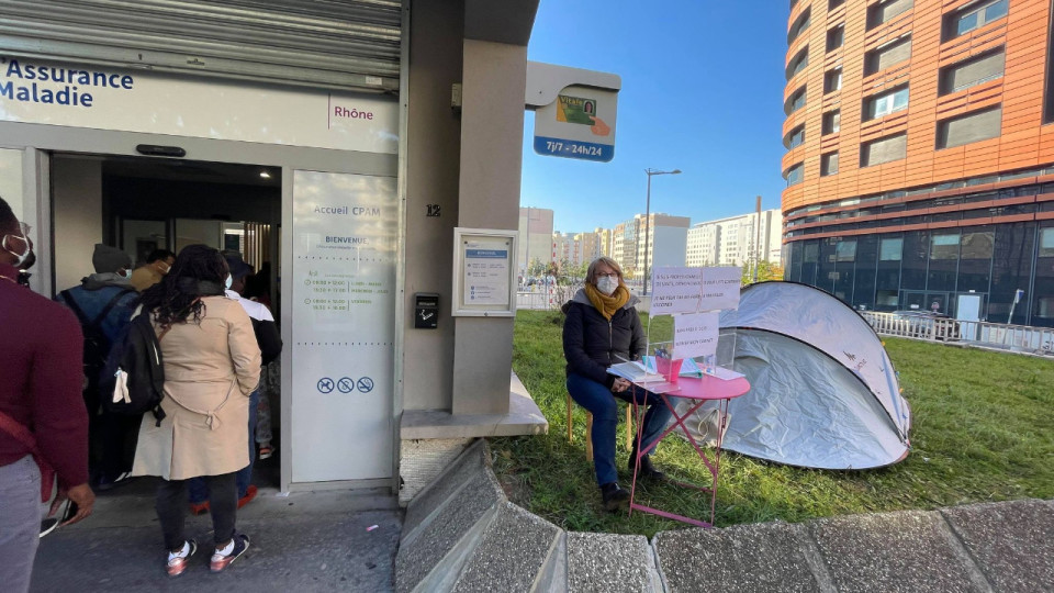 Lyon : fin de la grève de la faim de l'orthophoniste non vaccinable