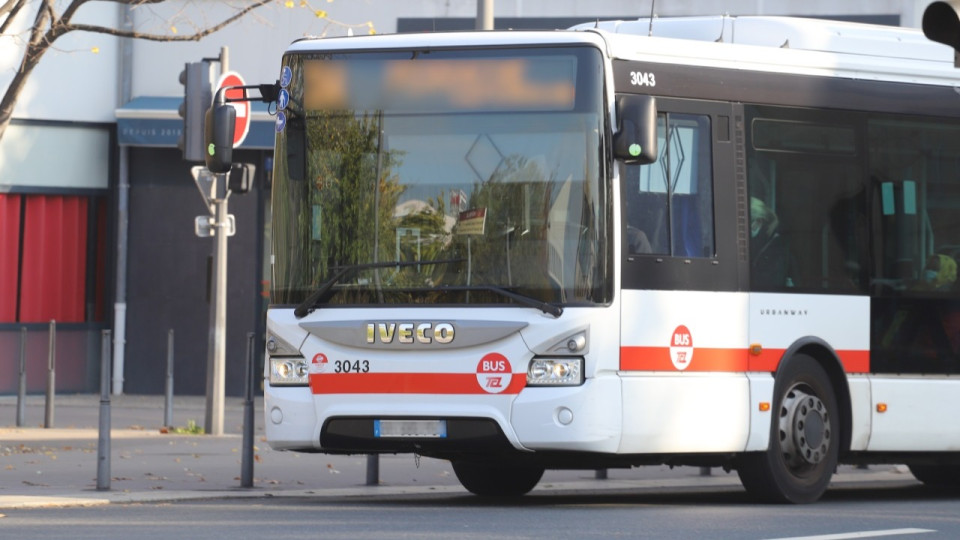 Près de Lyon : une adolescente agressée sexuellement dans un bus