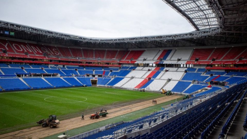 L'OL change sa pelouse malade au Groupama Stadium