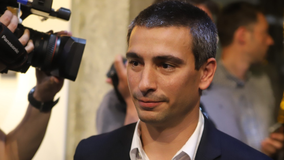 Lyon : Yann Cucherat et Grégory Doucet échangent sur la Fête des Lumières "terne" et le sacrifice d'un lapin place des Terreaux