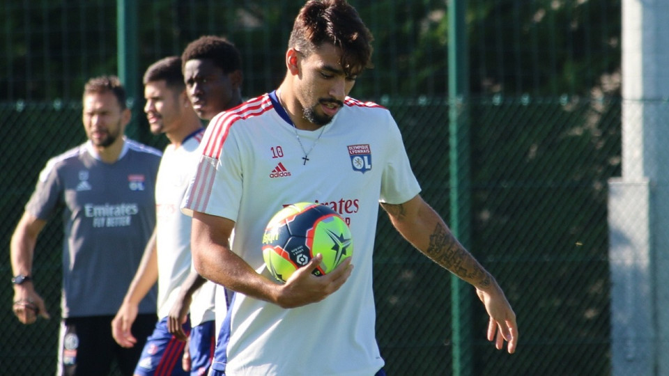 Football : sept joueurs de l’OL positifs au Covid, Paqueta bloqué à Dubaï