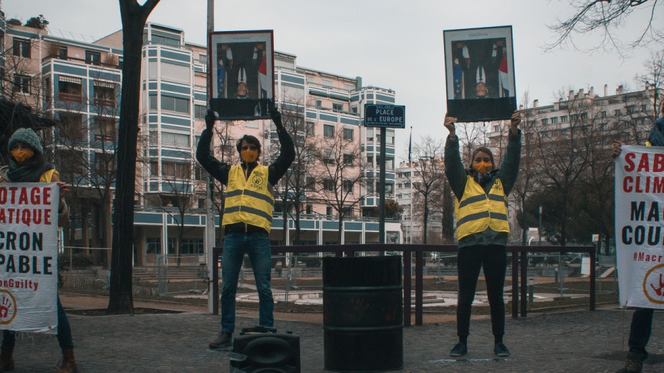 Pour Alternatiba, Emmanuel Macron est "souillé par son bilan climatique à Lyon"