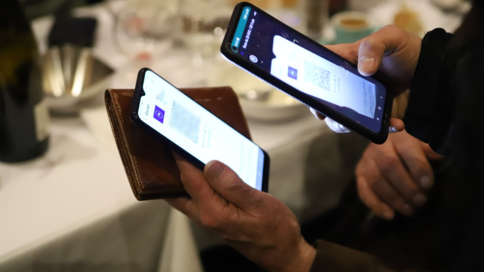 Le pass vaccinal arrive : quels changements dans la vie des Lyonnais et des Français ?