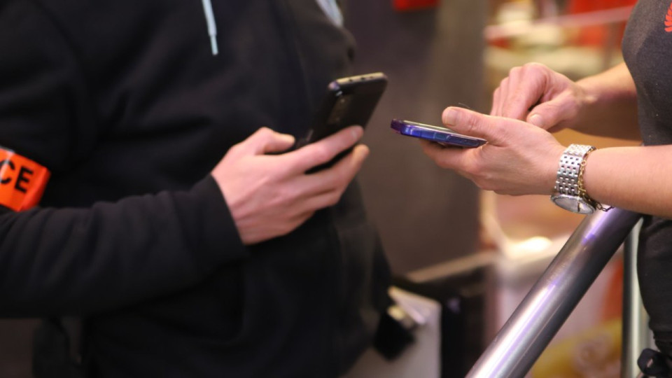 Huit interpellations à Lyon après le démantèlement d’un réseau de faux pass sanitaires