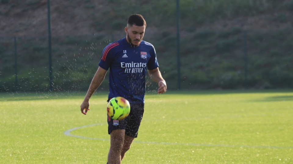 OL : Rayan Cherki éloigné des terrains pour au moins trois mois