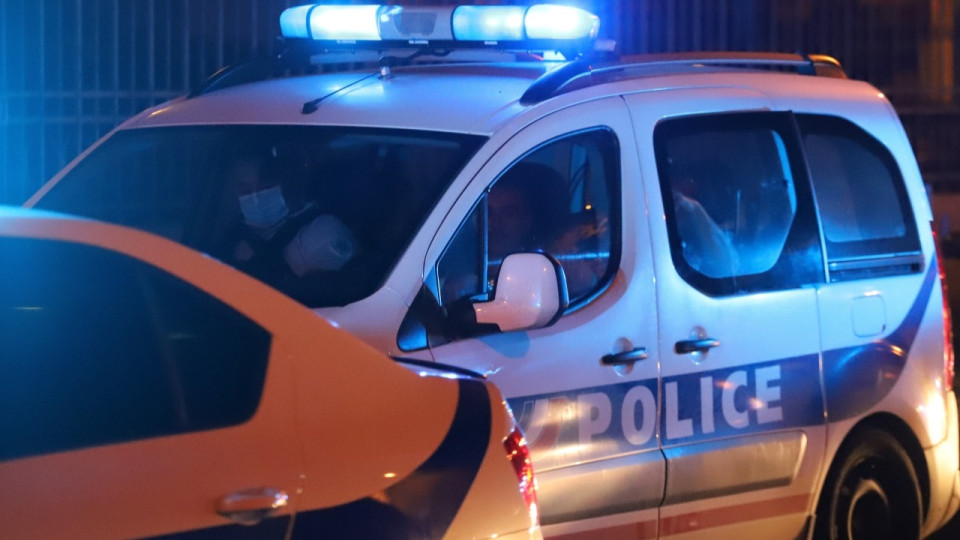 Alcoolisé dans un hôpital, il se rebelle et insulte les policiers