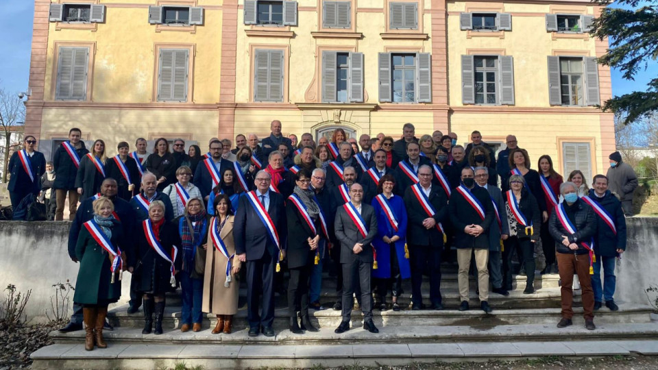 Maire de Grigny agressé : les élus se rassemblent autour de Xavier Odo pour le soutenir