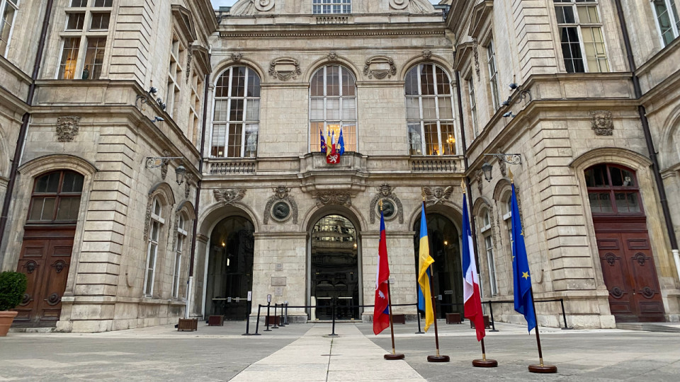 Guerre Ukraine-Russie : comment s’organise la future prise en charge de réfugiés par la Ville de Lyon ?
