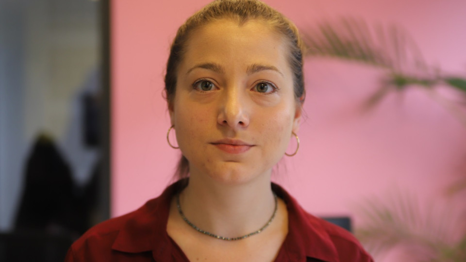 Delphine Briday (Lutte Ouvrière) : "Le vote Nathalie Arthaud est le seul utile pour dénoncer cette société capitaliste"