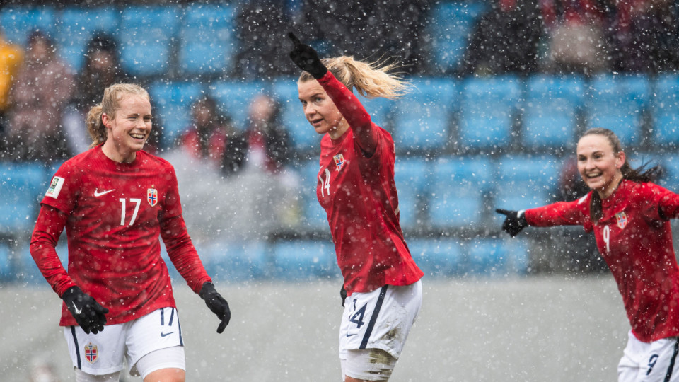 Un triplé pour le retour en sélection d'Ada Hegerberg (OL féminin)