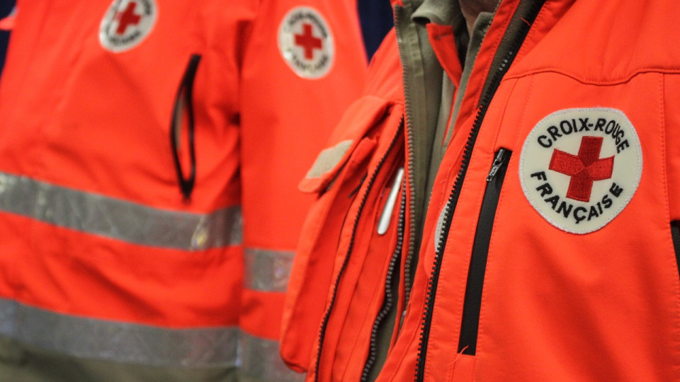 Lyon : un r&eacute;seau de faux titres de s&eacute;jour d&eacute;mantel&eacute;, un ex-responsable de la Croix-Rouge &agrave; sa t&ecirc;te ?