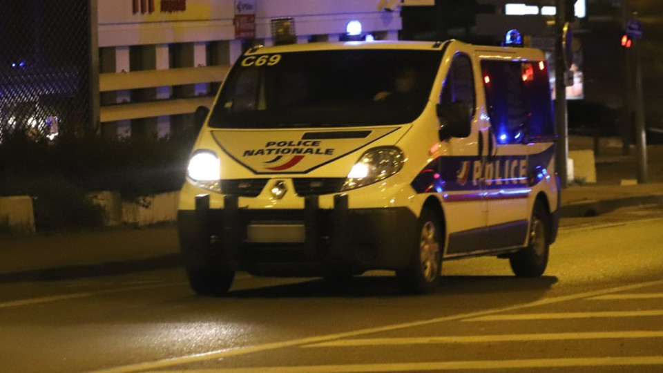 Pr&egrave;s de Lyon : il attaque son colocataire &agrave; coups de couteau