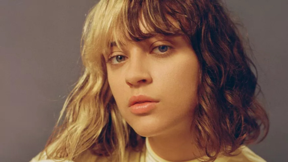 La chanteuse lyonnaise Pomme va revisiter le répertoire de… Céline Dion