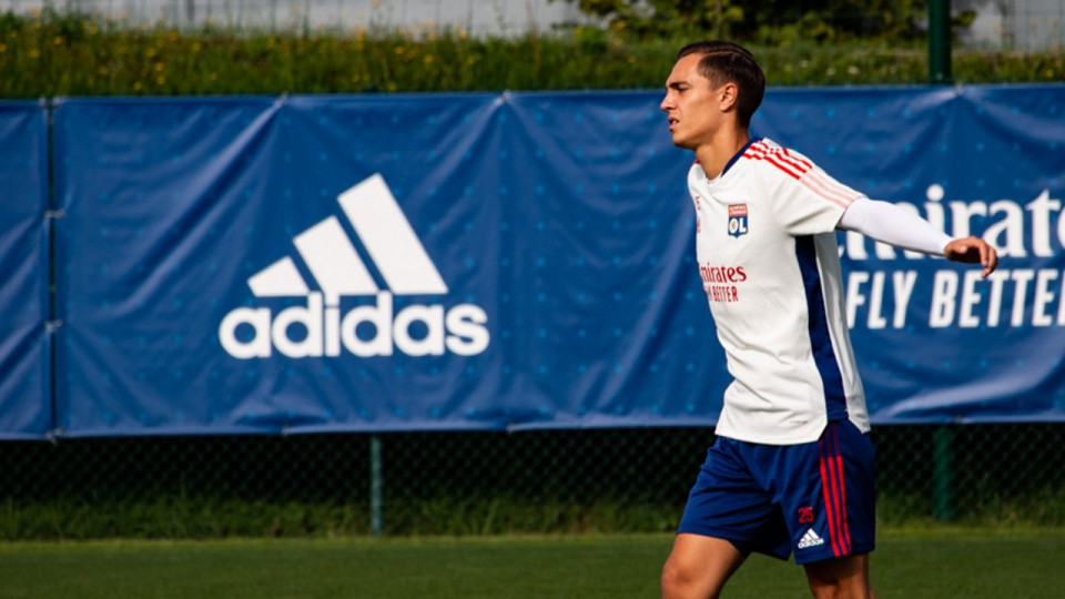 OL : Maxence Caqueret en partance pour l'AC Milan ?