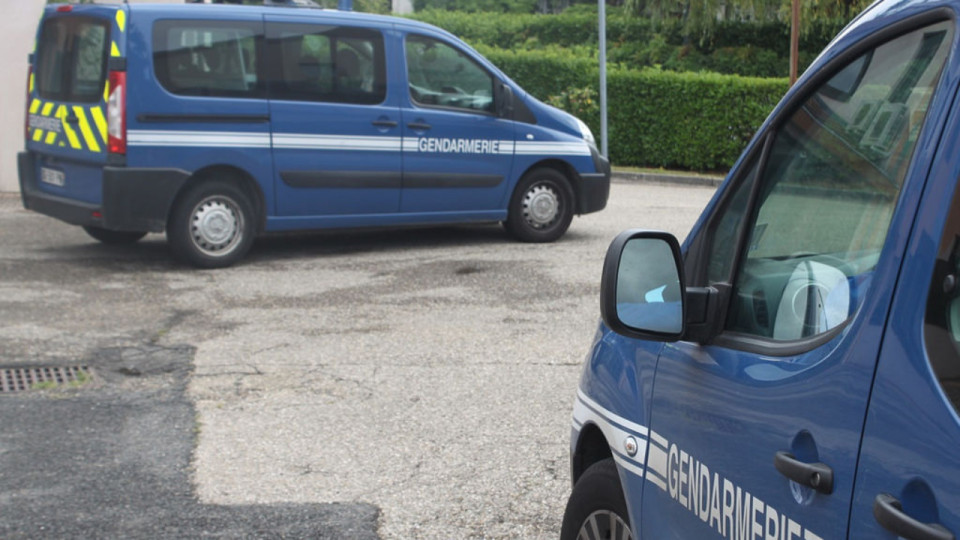 Près de Lyon : une collision frontale entre deux voitures fait un mort et un blessé grave