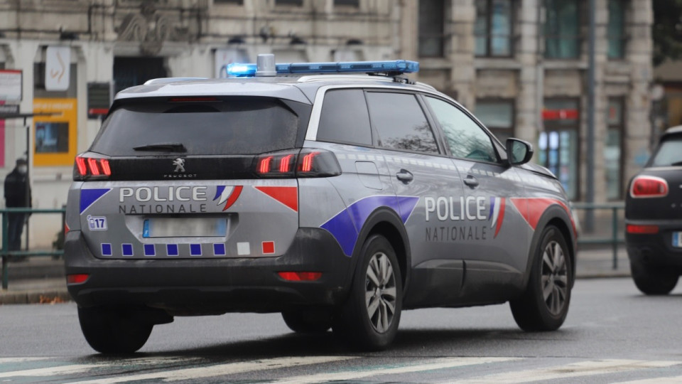 Près de Lyon : il asperge une femme enceinte de gaz lacrymogène pour lui voler son téléphone