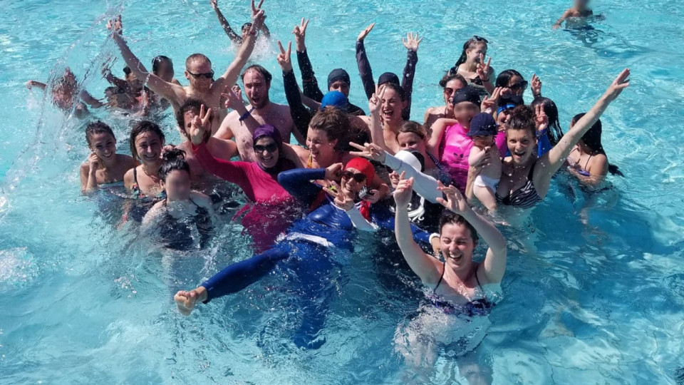 Lyon : ils soutiennent Eric Piolle et le burkini à la piscine
